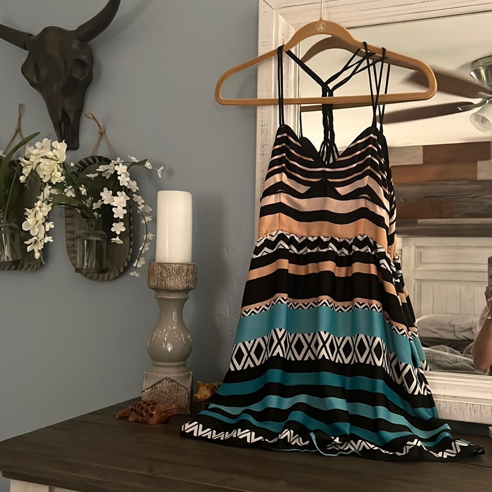 Bar lll dress. Size small. Has pockets.